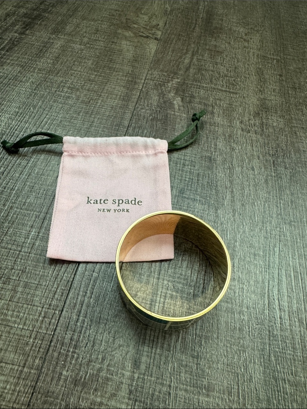 kate spade New York ABOUT TOWN idiom bangle. - Picture 6 of 6